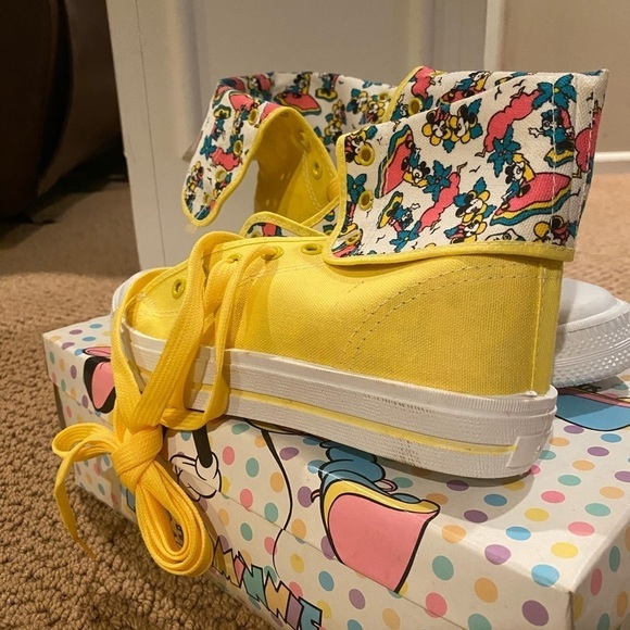 💥Mickey&Minnie Mouse Bakers Leeds X Converse Yellow Sneakers - Picture 6 of 9